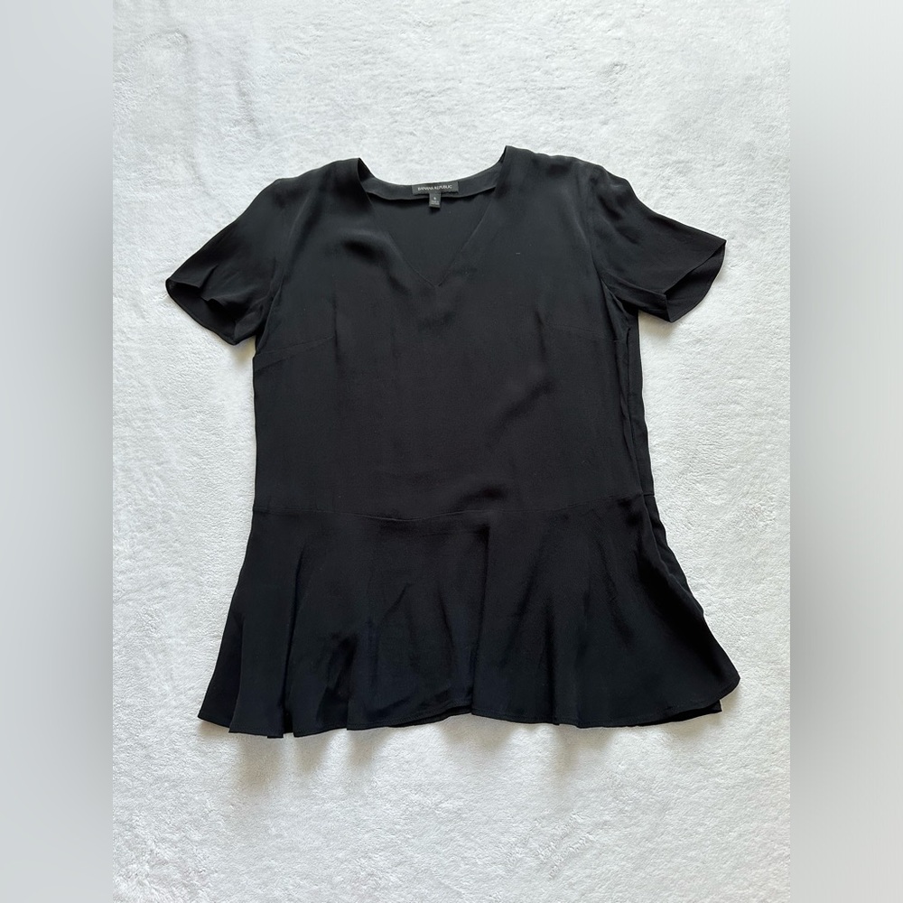 NWOT Banana Republic Flowy Peplum Top